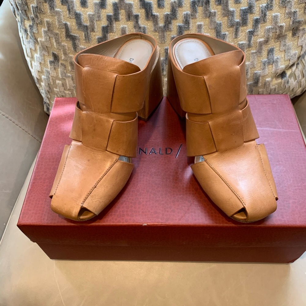 Donald Pliner mules